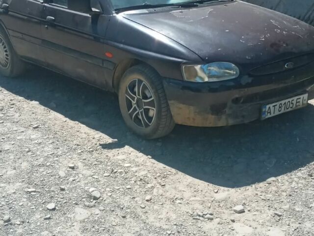 Фиолетовый Форд Эскорт, объемом двигателя 1.3 л и пробегом 90 тыс. км за 350 $, фото 4 на Automoto.ua