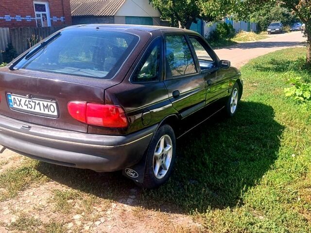 Коричневый Форд Эскорт, объемом двигателя 1.3 л и пробегом 0 тыс. км за 1550 $, фото 4 на Automoto.ua