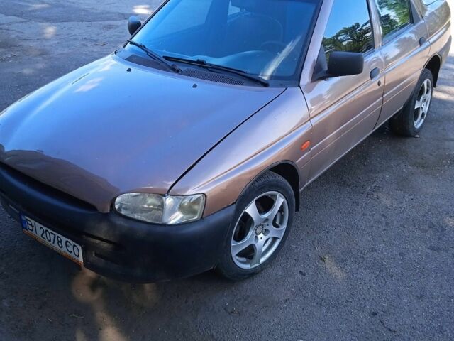 Коричневый Форд Эскорт, объемом двигателя 1.6 л и пробегом 87 тыс. км за 1700 $, фото 2 на Automoto.ua