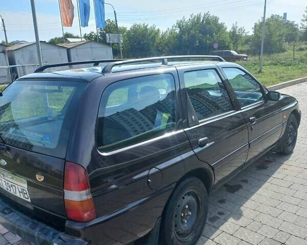 Коричневий Форд Ескорт, об'ємом двигуна 1.6 л та пробігом 175 тис. км за 1650 $, фото 2 на Automoto.ua