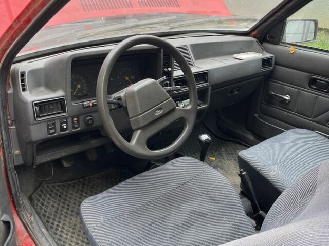 Красный Форд Эскорт, объемом двигателя 1.6 л и пробегом 3 тыс. км за 780 $, фото 2 на Automoto.ua