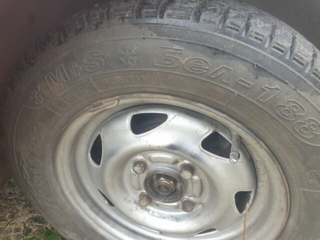 Красный Форд Эскорт, объемом двигателя 1.3 л и пробегом 165 тыс. км за 550 $, фото 5 на Automoto.ua