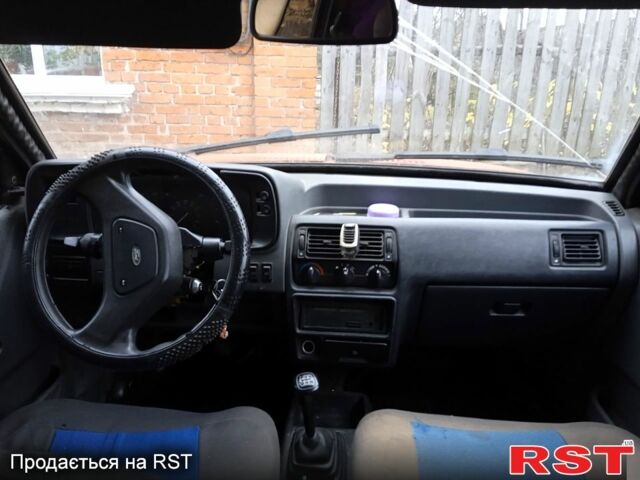 Червоний Форд Ескорт, об'ємом двигуна 1.6 л та пробігом 300 тис. км за 850 $, фото 4 на Automoto.ua