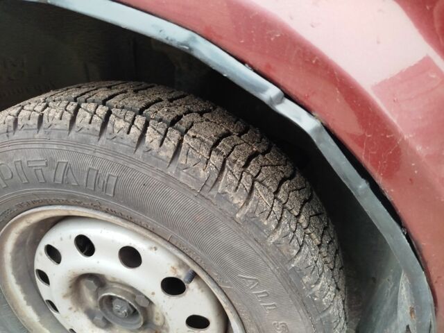 Красный Форд Эскорт, объемом двигателя 1.6 л и пробегом 300 тыс. км за 750 $, фото 6 на Automoto.ua