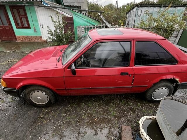 Красный Форд Эскорт, объемом двигателя 1.4 л и пробегом 170 тыс. км за 300 $, фото 2 на Automoto.ua