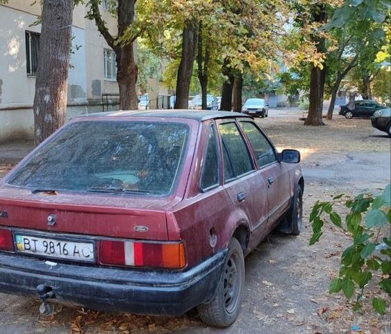 Красный Форд Эскорт, объемом двигателя 1.4 л и пробегом 3 тыс. км за 316 $, фото 4 на Automoto.ua