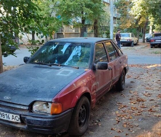 Красный Форд Эскорт, объемом двигателя 1.4 л и пробегом 3 тыс. км за 316 $, фото 3 на Automoto.ua