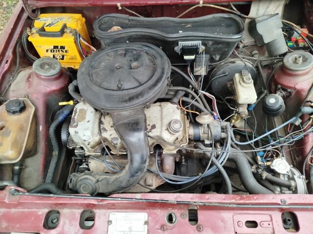 Красный Форд Эскорт, объемом двигателя 1.6 л и пробегом 300 тыс. км за 750 $, фото 8 на Automoto.ua