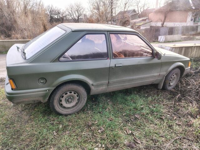 Красный Форд Эскорт, объемом двигателя 0 л и пробегом 200 тыс. км за 592 $, фото 1 на Automoto.ua