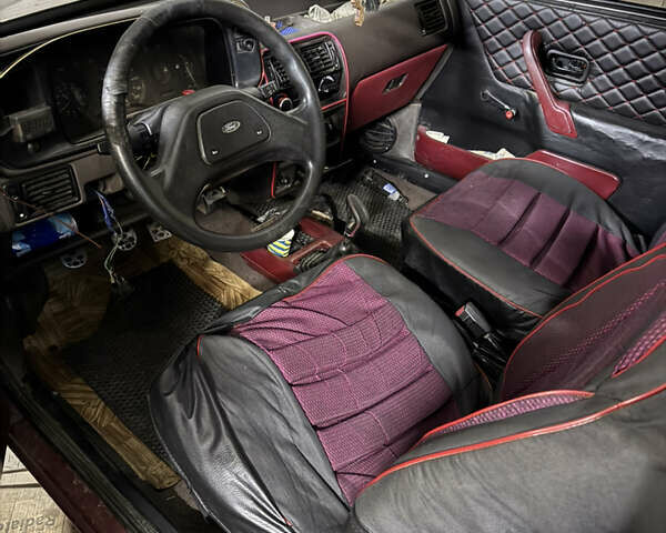 Червоний Форд Ескорт, об'ємом двигуна 1.6 л та пробігом 100 тис. км за 900 $, фото 5 на Automoto.ua