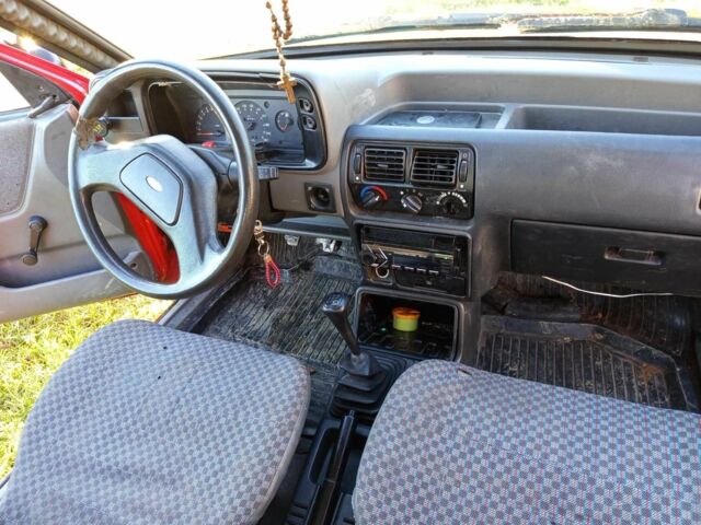 Червоний Форд Ескорт, об'ємом двигуна 1.4 л та пробігом 333 тис. км за 700 $, фото 8 на Automoto.ua