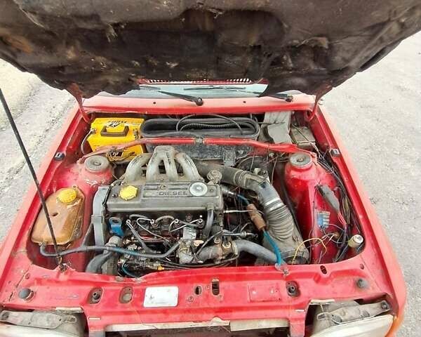 Красный Форд Эскорт, объемом двигателя 0 л и пробегом 60 тыс. км за 713 $, фото 4 на Automoto.ua