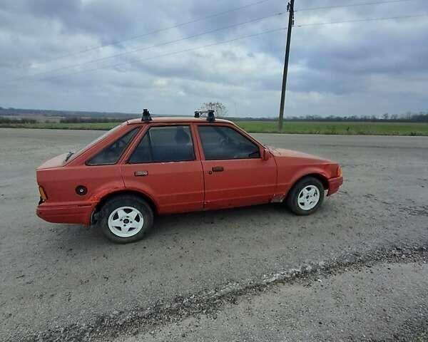 Красный Форд Эскорт, объемом двигателя 0 л и пробегом 60 тыс. км за 713 $, фото 1 на Automoto.ua