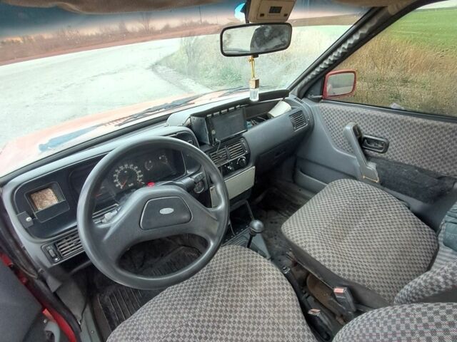 Красный Форд Эскорт, объемом двигателя 0 л и пробегом 60 тыс. км за 713 $, фото 4 на Automoto.ua