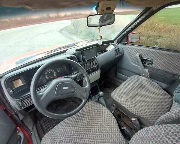 Красный Форд Эскорт, объемом двигателя 0 л и пробегом 60 тыс. км за 713 $, фото 3 на Automoto.ua