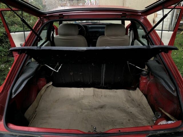 Красный Форд Эскорт, объемом двигателя 1.6 л и пробегом 70 тыс. км за 900 $, фото 6 на Automoto.ua