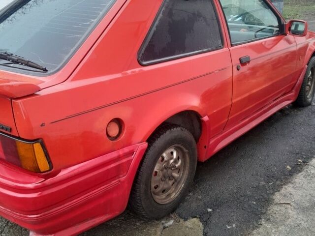 Красный Форд Эскорт, объемом двигателя 1 л и пробегом 120 тыс. км за 710 $, фото 2 на Automoto.ua