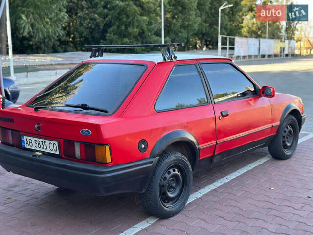 Красный Форд Эскорт, объемом двигателя 1.4 л и пробегом 240 тыс. км за 977 $, фото 8 на Automoto.ua