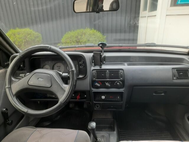 Красный Форд Эскорт, объемом двигателя 0 л и пробегом 36 тыс. км за 1000 $, фото 4 на Automoto.ua