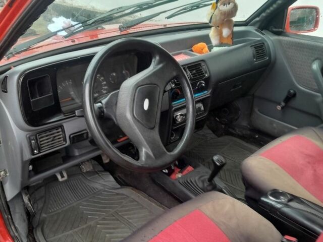 Красный Форд Эскорт, объемом двигателя 1 л и пробегом 120 тыс. км за 710 $, фото 5 на Automoto.ua