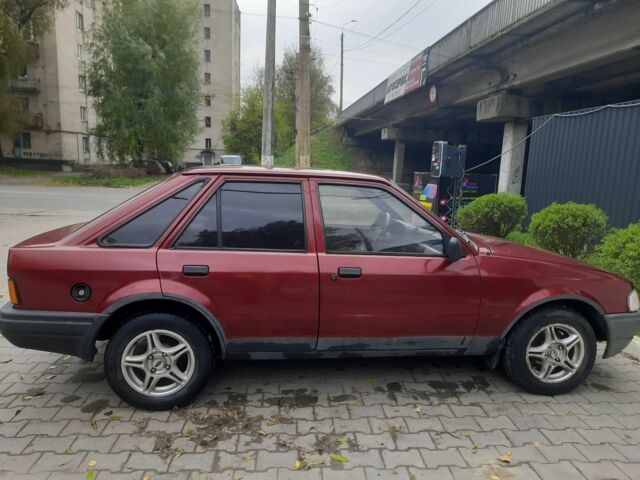 Красный Форд Эскорт, объемом двигателя 0 л и пробегом 36 тыс. км за 1000 $, фото 3 на Automoto.ua
