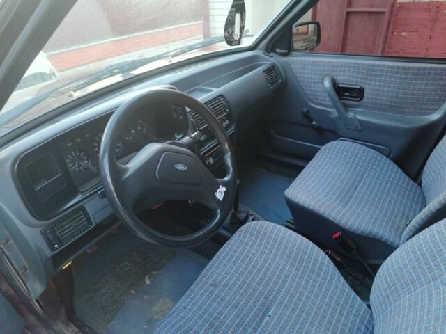 Червоний Форд Ескорт, об'ємом двигуна 1.4 л та пробігом 230 тис. км за 900 $, фото 6 на Automoto.ua