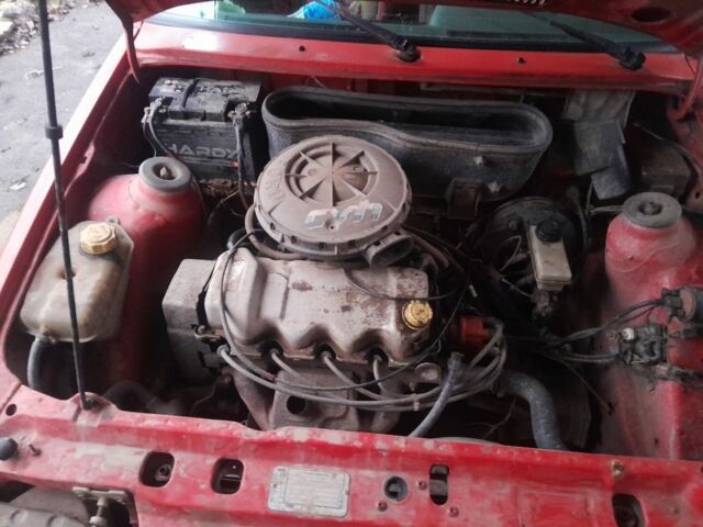 Красный Форд Эскорт, объемом двигателя 1 л и пробегом 120 тыс. км за 710 $, фото 6 на Automoto.ua