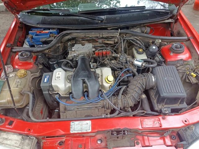 Червоний Форд Ескорт, об'ємом двигуна 0.16 л та пробігом 90 тис. км за 1500 $, фото 9 на Automoto.ua