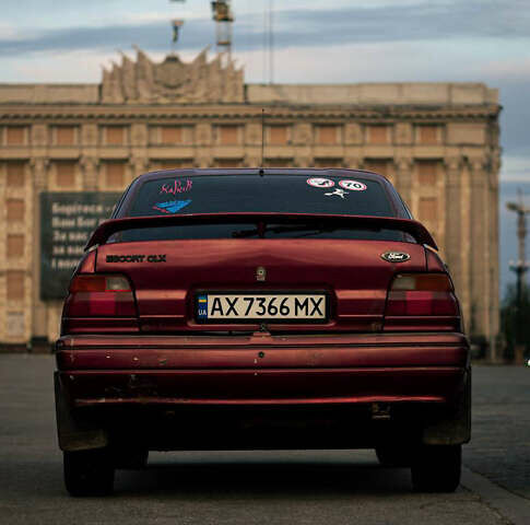 Красный Форд Эскорт, объемом двигателя 1.39 л и пробегом 582 тыс. км за 1500 $, фото 2 на Automoto.ua