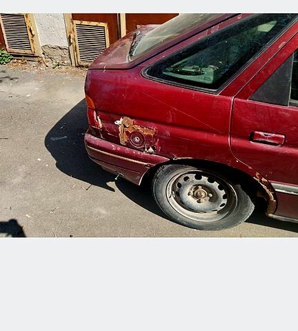 Червоний Форд Ескорт, об'ємом двигуна 1.6 л та пробігом 399 тис. км за 400 $, фото 5 на Automoto.ua