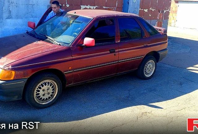 Червоний Форд Ескорт, об'ємом двигуна 1.6 л та пробігом 0 тис. км за 500 $, фото 3 на Automoto.ua