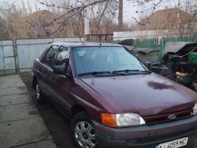 Красный Форд Эскорт, объемом двигателя 0 л и пробегом 100 тыс. км за 1200 $, фото 3 на Automoto.ua