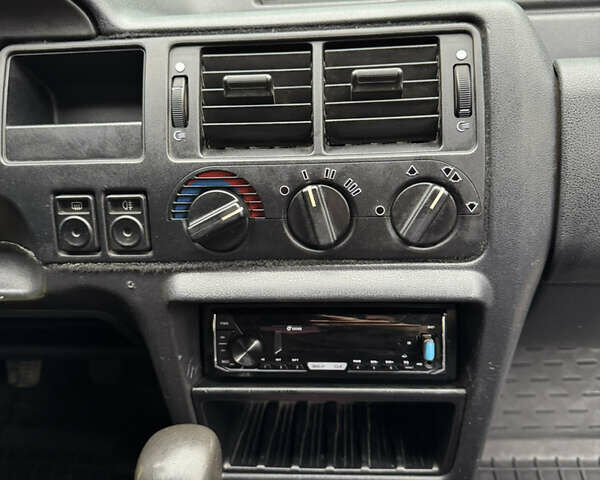 Красный Форд Эскорт, объемом двигателя 1.8 л и пробегом 55 тыс. км за 1500 $, фото 12 на Automoto.ua