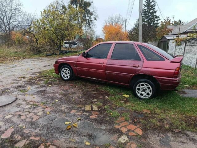 Красный Форд Эскорт, объемом двигателя 1.4 л и пробегом 300 тыс. км за 950 $, фото 2 на Automoto.ua