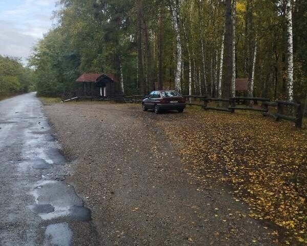 Красный Форд Эскорт, объемом двигателя 1.6 л и пробегом 100 тыс. км за 1200 $, фото 3 на Automoto.ua