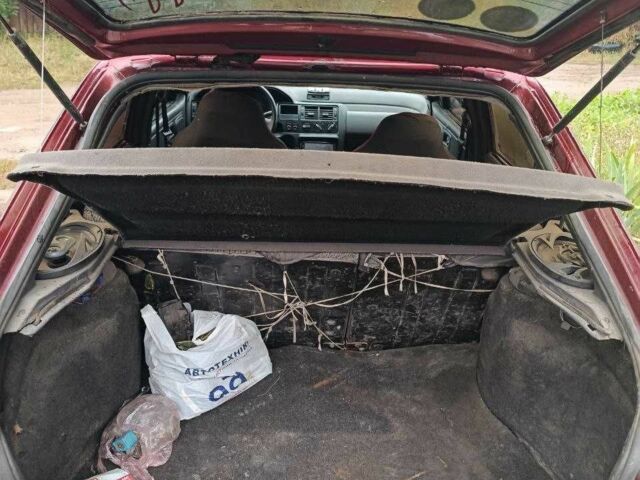 Красный Форд Эскорт, объемом двигателя 1.4 л и пробегом 300 тыс. км за 950 $, фото 8 на Automoto.ua