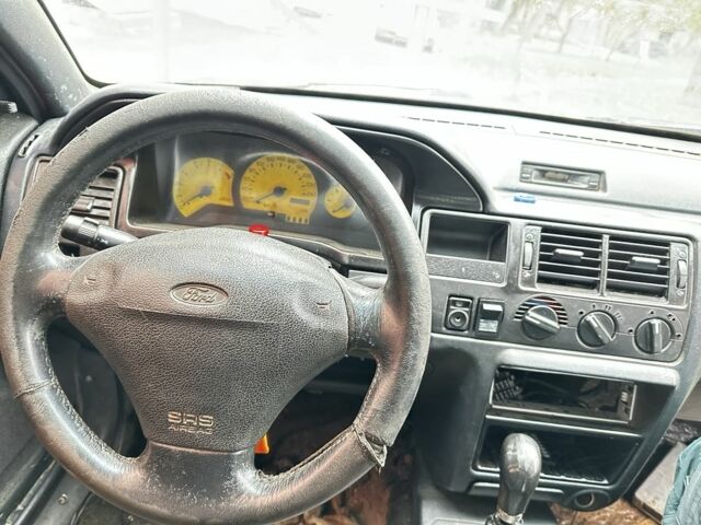 Червоний Форд Ескорт, об'ємом двигуна 10 л та пробігом 3 тис. км за 600 $, фото 6 на Automoto.ua