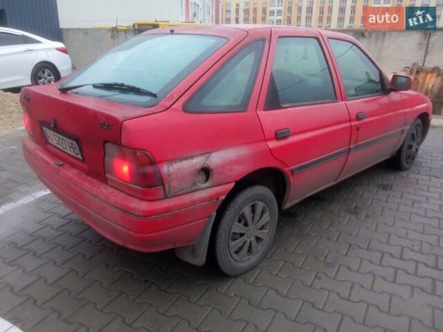 Красный Форд Эскорт, объемом двигателя 1.4 л и пробегом 233 тыс. км за 999 $, фото 4 на Automoto.ua