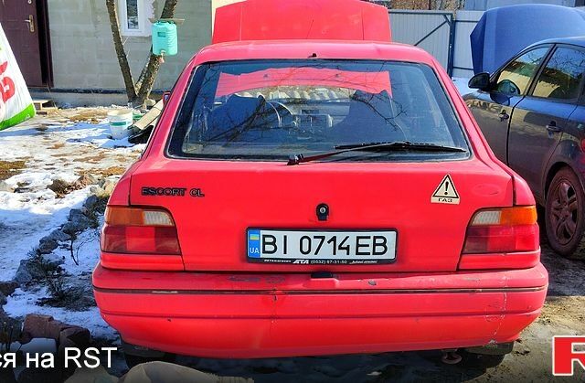 Красный Форд Эскорт, объемом двигателя 1.4 л и пробегом 83 тыс. км за 890 $, фото 1 на Automoto.ua