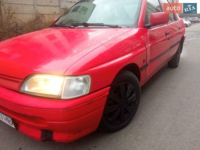 Красный Форд Эскорт, объемом двигателя 1.4 л и пробегом 233 тыс. км за 750 $, фото 9 на Automoto.ua