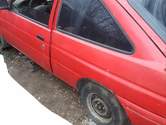 Червоний Форд Ескорт, об'ємом двигуна 1.3 л та пробігом 10 тис. км за 475 $, фото 2 на Automoto.ua