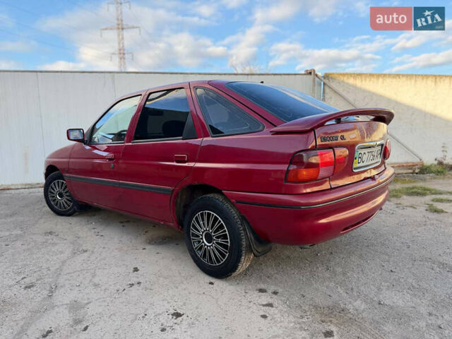 Червоний Форд Ескорт, об'ємом двигуна 1.6 л та пробігом 231 тис. км за 1350 $, фото 21 на Automoto.ua