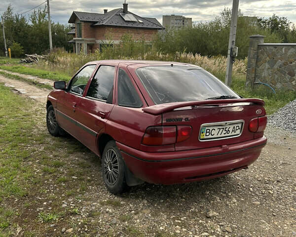 Красный Форд Эскорт, объемом двигателя 1.6 л и пробегом 90 тыс. км за 1900 $, фото 10 на Automoto.ua