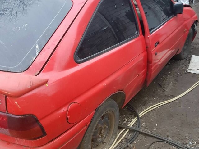 Червоний Форд Ескорт, об'ємом двигуна 1.3 л та пробігом 10 тис. км за 475 $, фото 1 на Automoto.ua