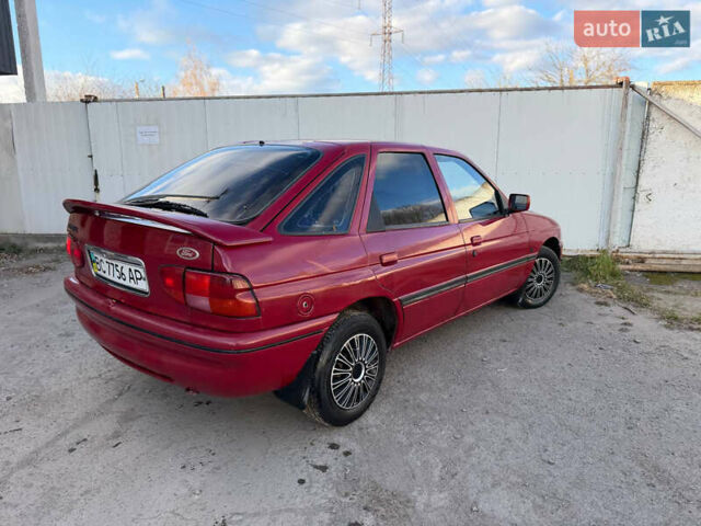 Червоний Форд Ескорт, об'ємом двигуна 1.6 л та пробігом 231 тис. км за 1350 $, фото 17 на Automoto.ua