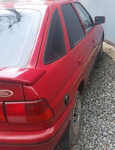 Красный Форд Эскорт, объемом двигателя 1.6 л и пробегом 232 тыс. км за 1400 $, фото 6 на Automoto.ua