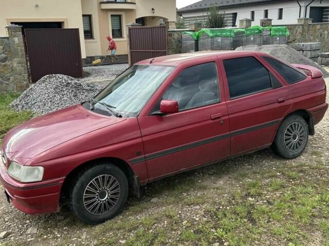 Красный Форд Эскорт, объемом двигателя 1.6 л и пробегом 230 тыс. км за 1400 $, фото 4 на Automoto.ua