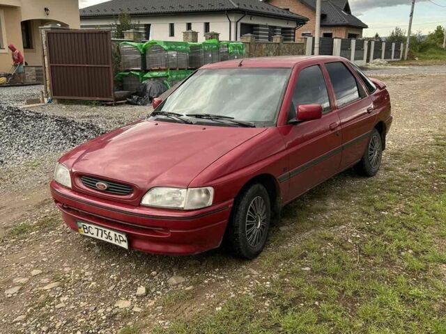 Красный Форд Эскорт, объемом двигателя 1.6 л и пробегом 230 тыс. км за 1400 $, фото 1 на Automoto.ua
