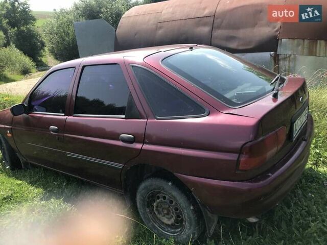 Красный Форд Эскорт, объемом двигателя 0 л и пробегом 350 тыс. км за 1300 $, фото 3 на Automoto.ua