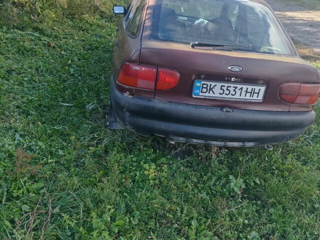 Червоний Форд Ескорт, об'ємом двигуна 1.8 л та пробігом 79 тис. км за 1100 $, фото 5 на Automoto.ua